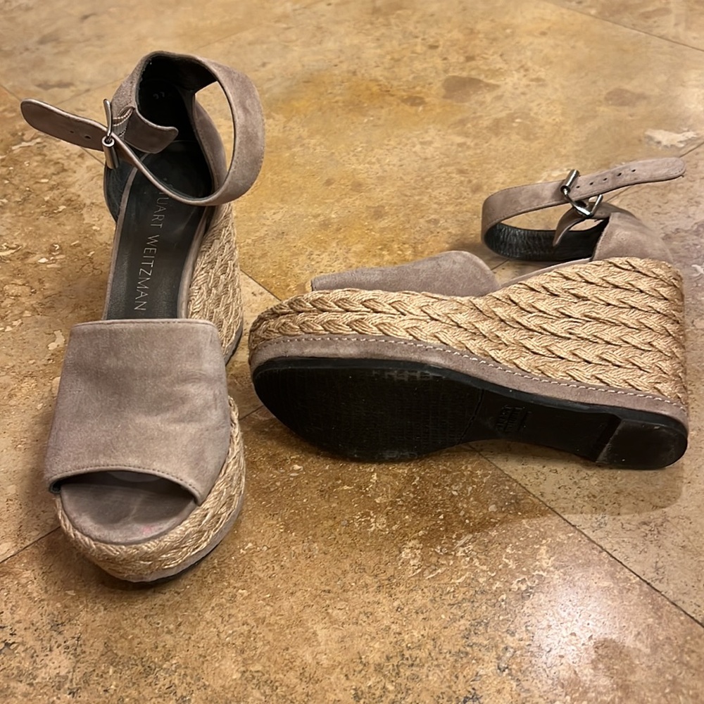 Barely Worn Stuart Weitzman Wedges - image 3